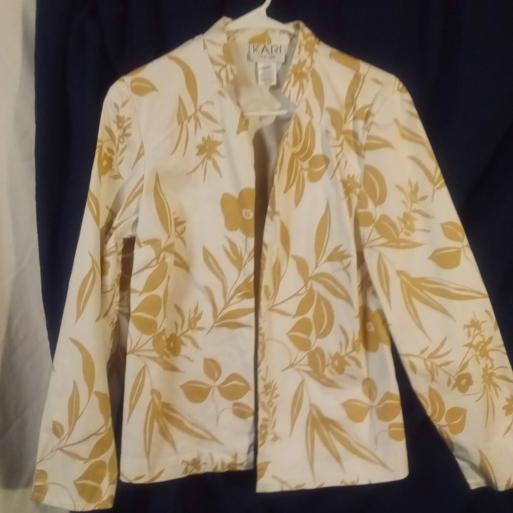 Kari New York floral blazer.